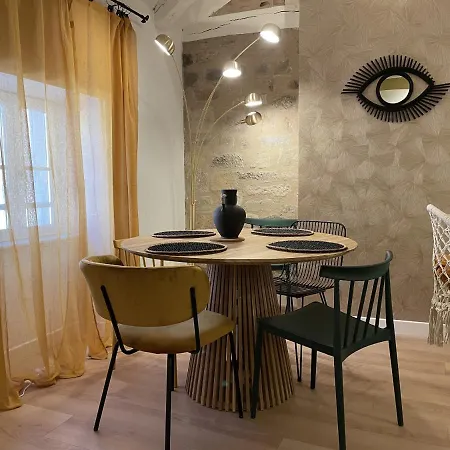 Sous L Oeil D Horus, Centre Apartment *
